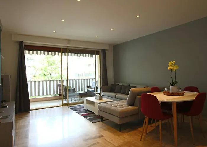 Air-Conditioned Apartment Of 90 M2 Only 200 Meters Away From The Croisette
