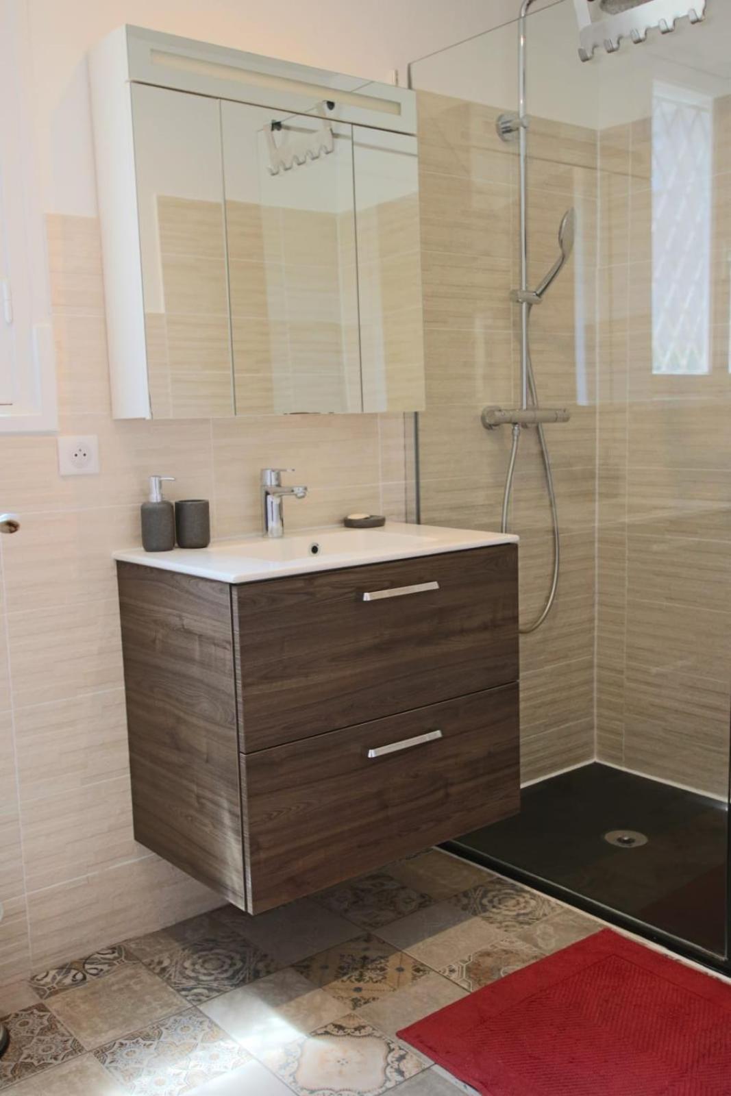 Air-conditioned Of 90 M2 Only 200 Meters Away From The Croisette Appartement