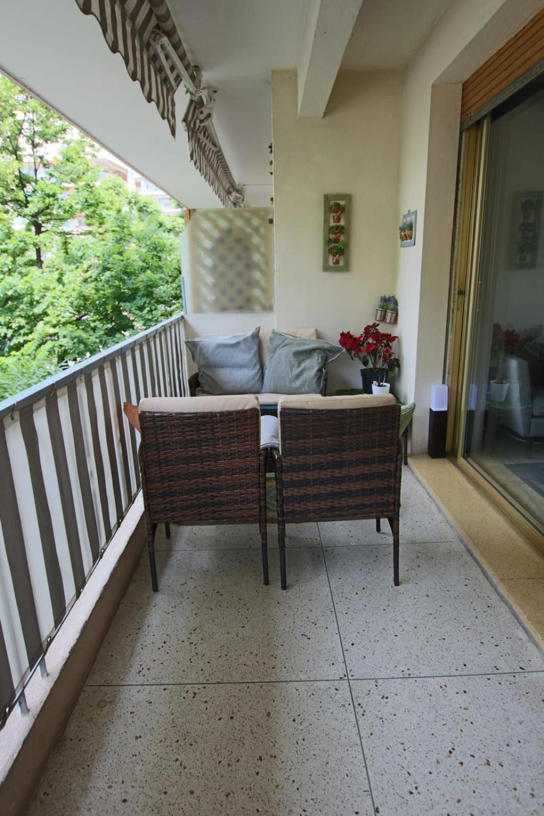 Air-conditioned Of 90 M2 Only 200 Meters Away From The Croisette Appartement *