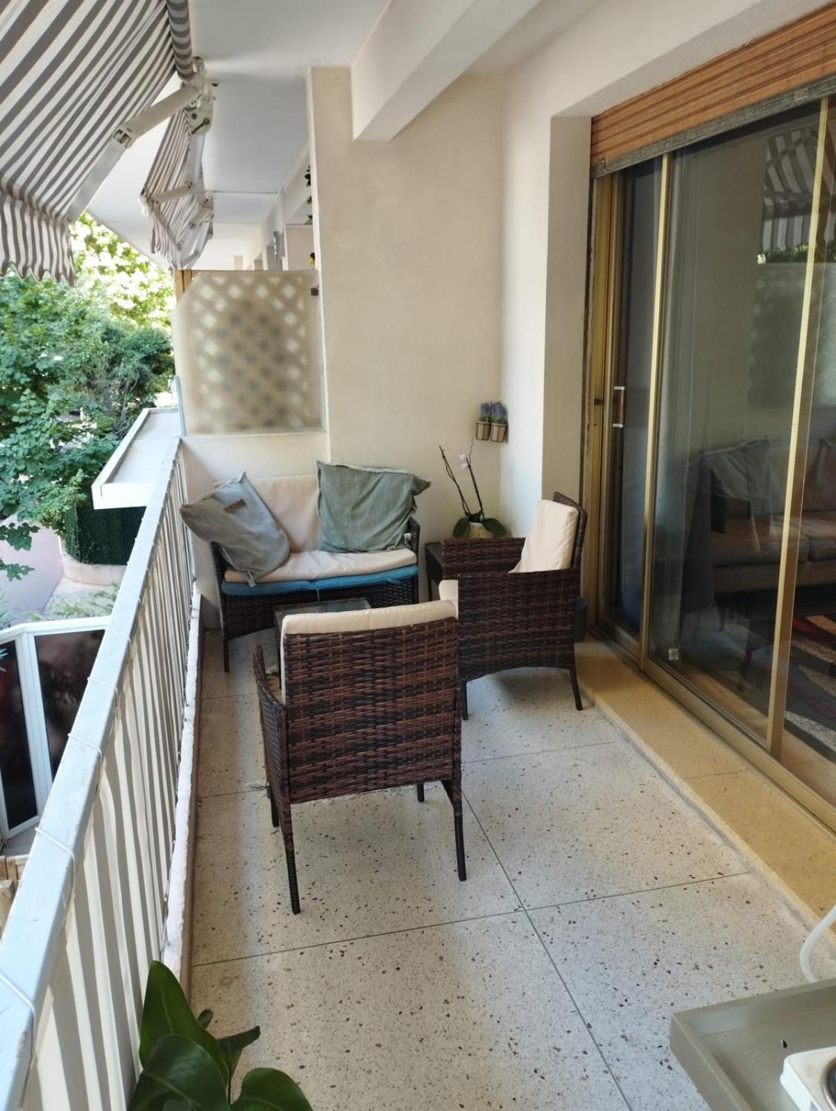 Air-conditioned Of 90 M2 Only 200 Meters Away From The Croisette Appartement *